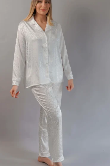 Pyjama Noom en satin blanc pour femme, élégant et confortable, parfait pour la nuit.